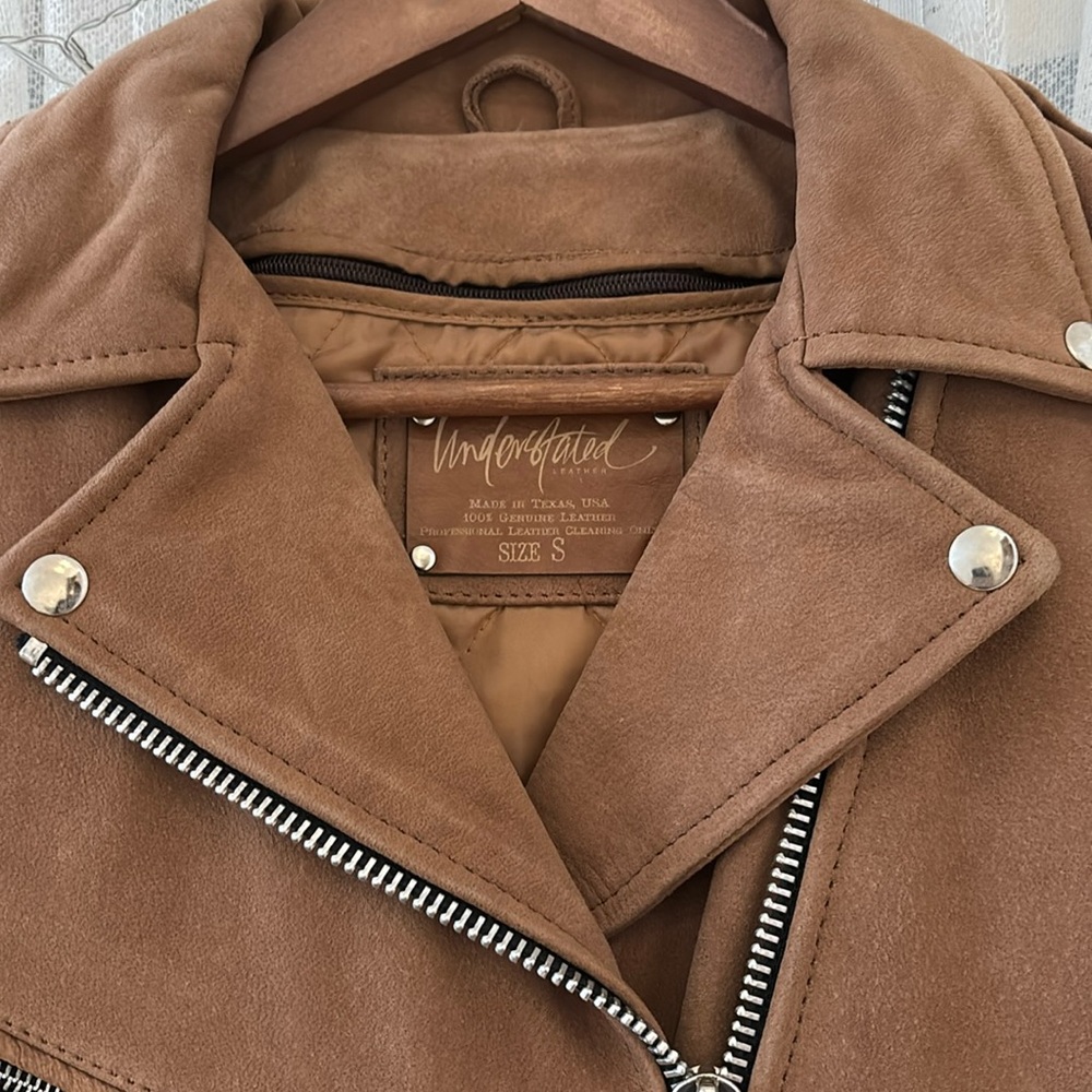 Understated leather jacket - Picture 3 of 11